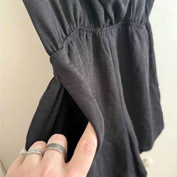 Flax Black Garment - Picture 2 of 4